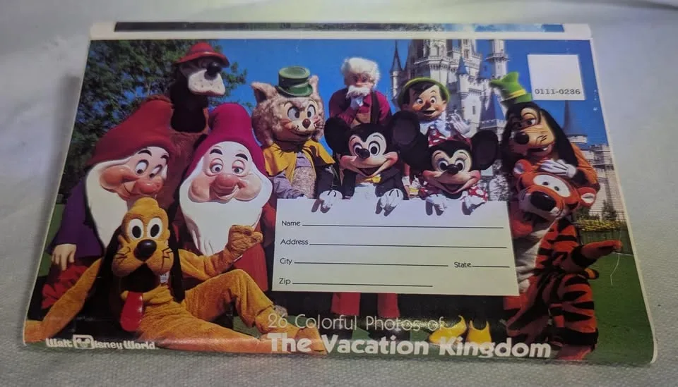 VINTAGE WALT DISNEY WORLD 26 "POST CARD" PHOTO BOOKLET image indicator(6)