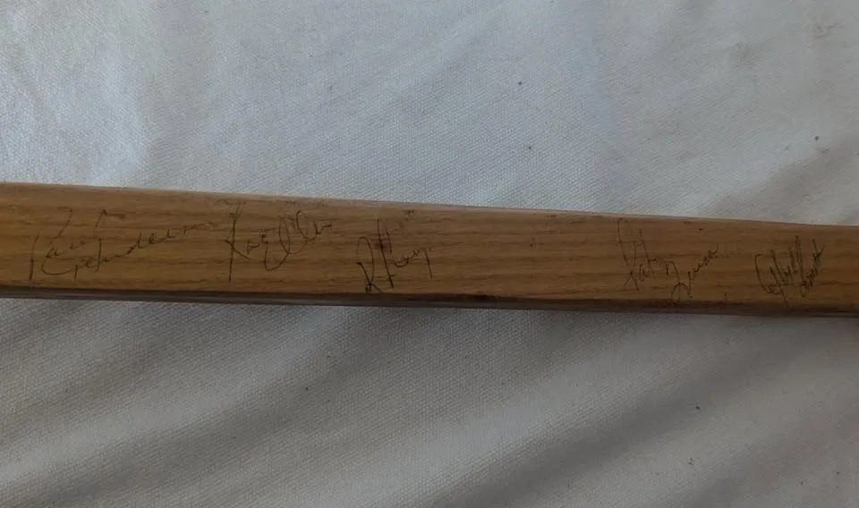 TORONTO MAPLE LEAFS 1968 SIGNED HOCKEY STICK image indicator(3)