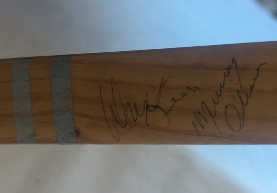 TORONTO MAPLE LEAFS 1968 SIGNED HOCKEY STICK image indicator(7)