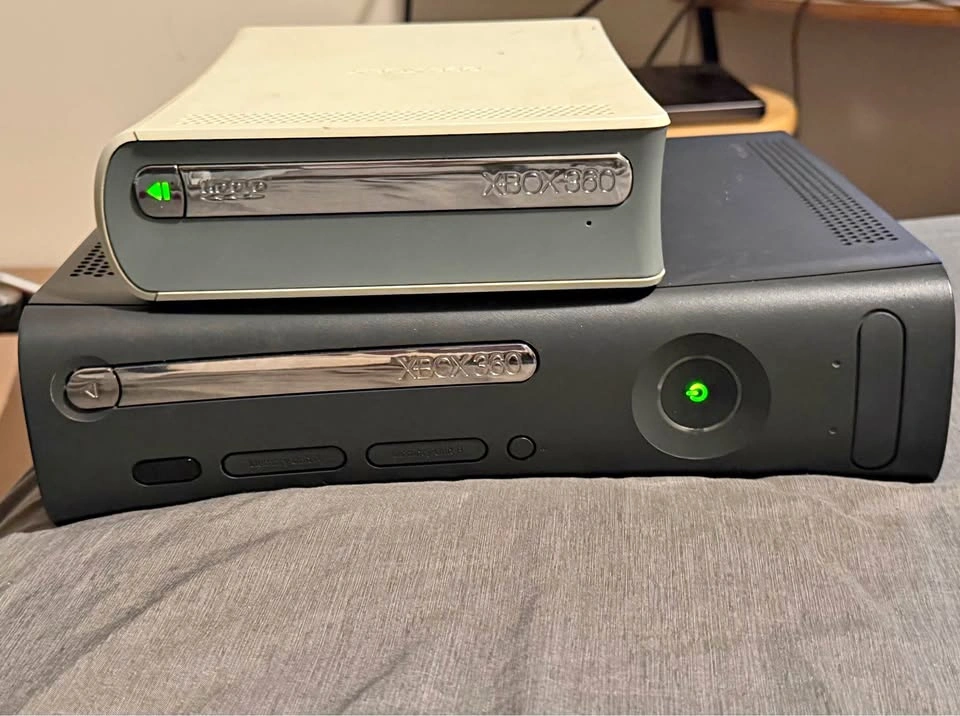 Xbox 360 Console & DVD Player