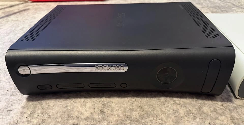 Xbox 360 Console & DVD Player - photo 4