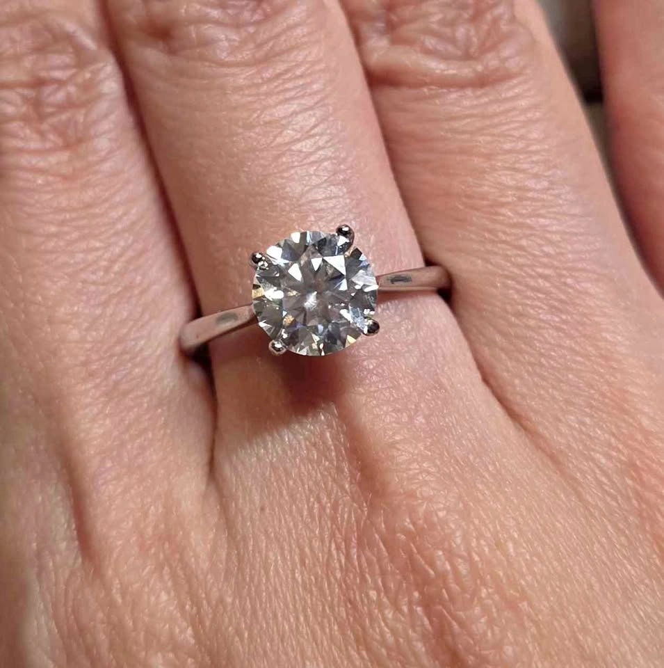 New Moissanite 2 carat sterling silver ring