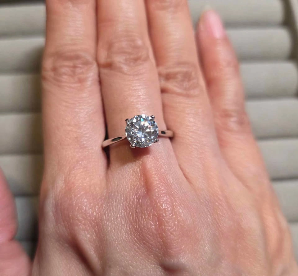 New Moissanite 2 carat sterling silver ring - photo 3