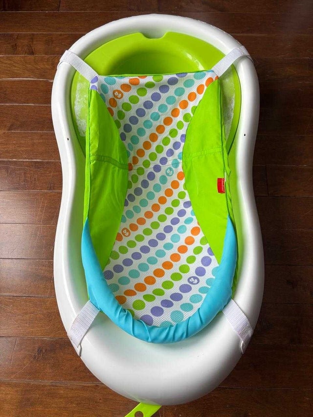 Baby bath tub