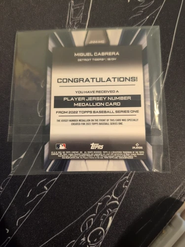 2022 Topps Series 1 Miguel Cabrera Jersey Medallion JNM-MC - photo 2