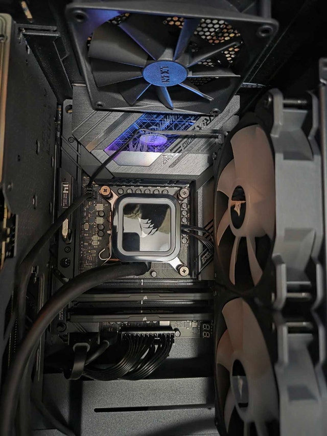 ASUS ROG Strix Z690-E & Intel Core i7-12700KF Motherboard/CPU Co
