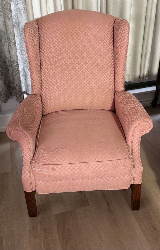 LA-Z-BOY Wingback Reclining Chair