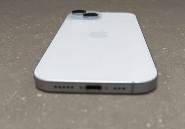 Blue Apple iPhone 15 128gb w/ Box & Charger - photo 2