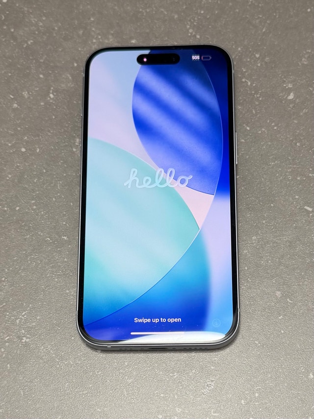 Blue Apple iPhone 15 128gb w/ Box & Charger - photo 3