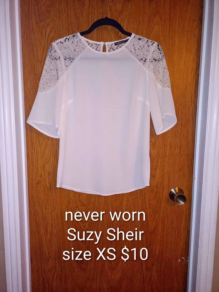 Woman's XS Suzy Shier shirt