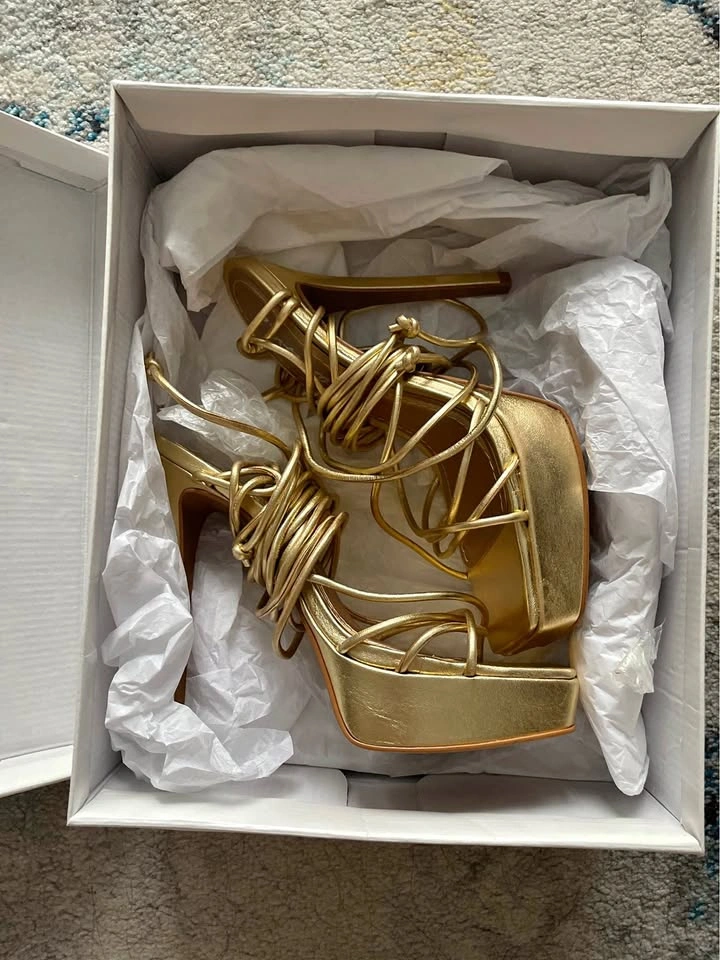 BNIB L’intervalle Lace-up Platform Sandals
