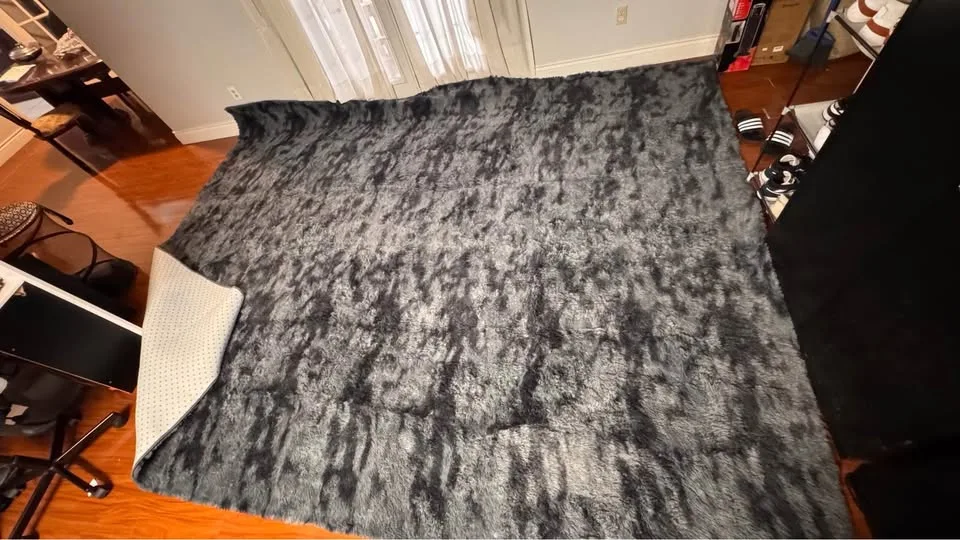 Faux Fur Rug 80" × 125" image indicator(2)