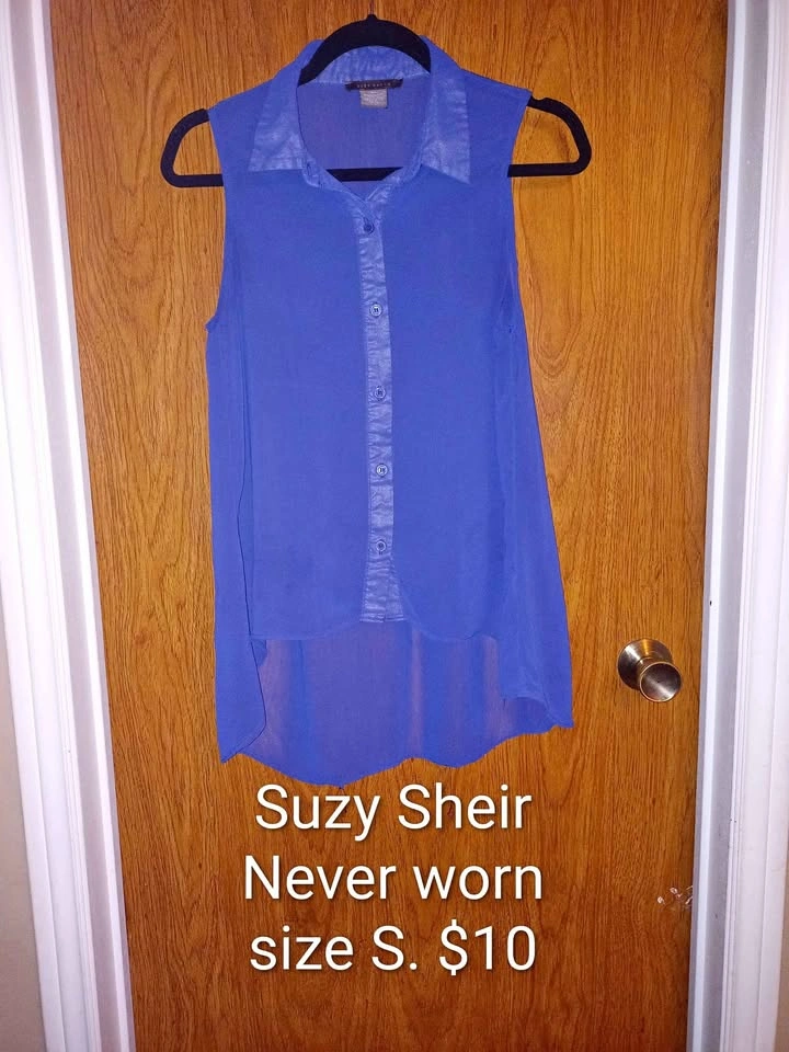 Woman's S Suzy Shier shirt