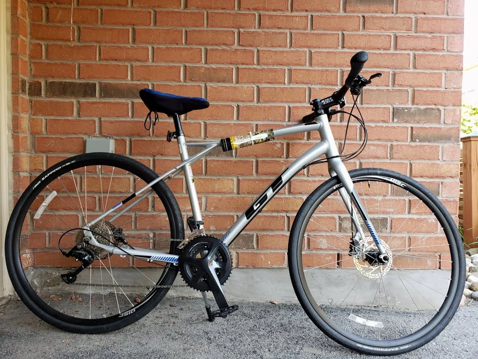 **Brand New** GT Virage Elite with hydraulic disc. Size L