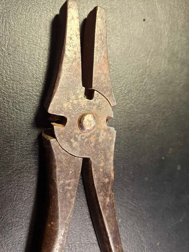 Boker 9" Lineman's Plier - photo 2