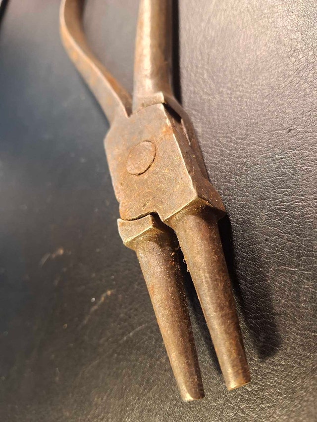 Vintage KM bent needle nose pliers - photo 2