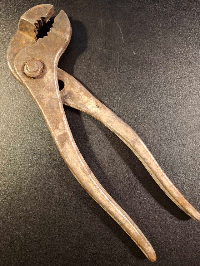 Old Pliers 7" - photo 2