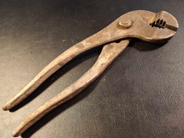 Old Pliers 7" - photo 3