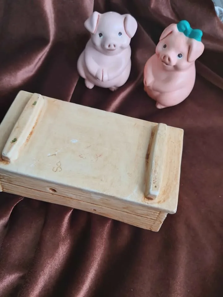 Vintage salt and pepper with tray image indicator(4)