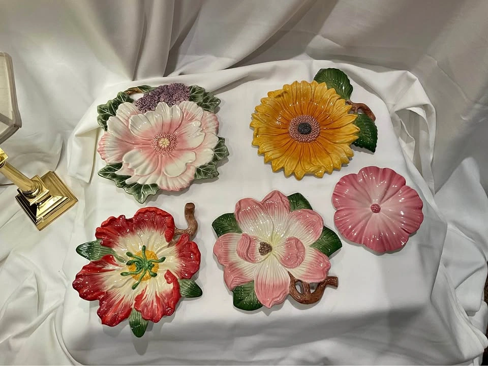 Fitz and Floyd Floral Decorative Plates Set of 4 + 1