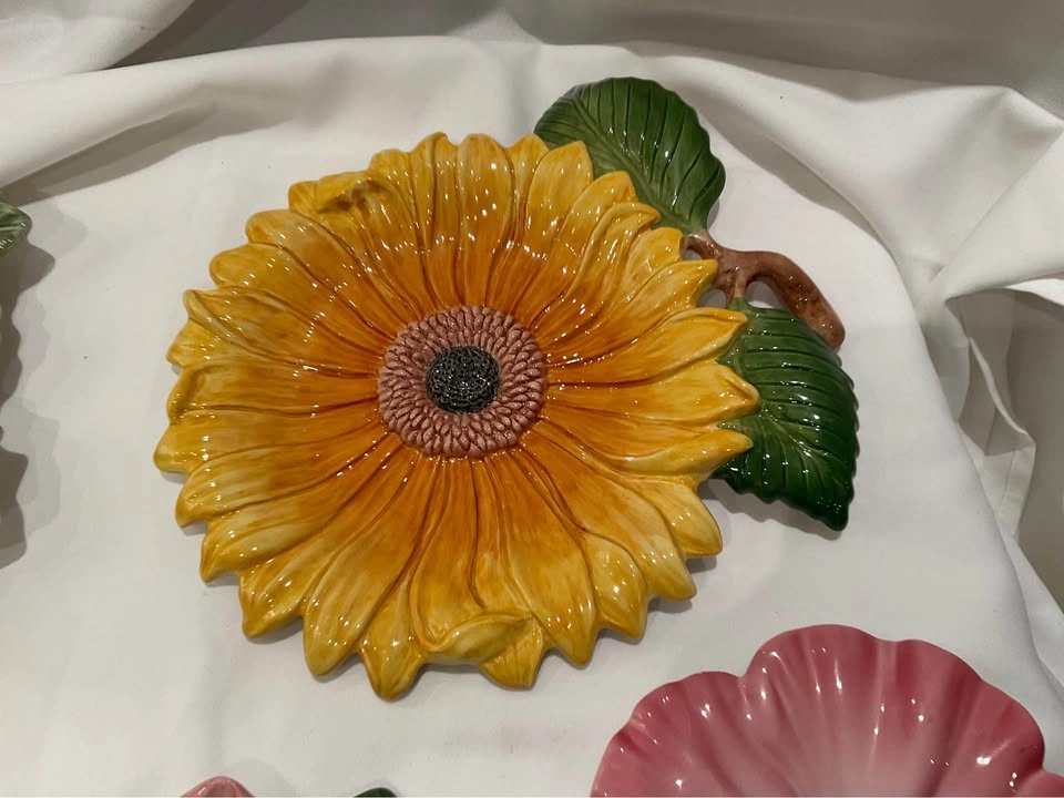 Fitz and Floyd Floral Decorative Plates Set of 4 + 1 - photo 5