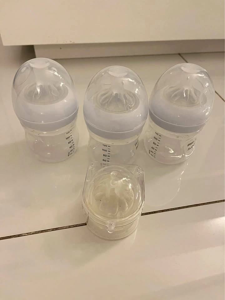 Phillips/Pigeon Baby Bottles with Nipple size 2, 3, 6