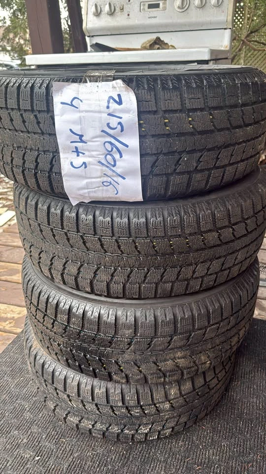 4x Toyo Winter Tires 215/60R16 - Excellent Condition - photo 2