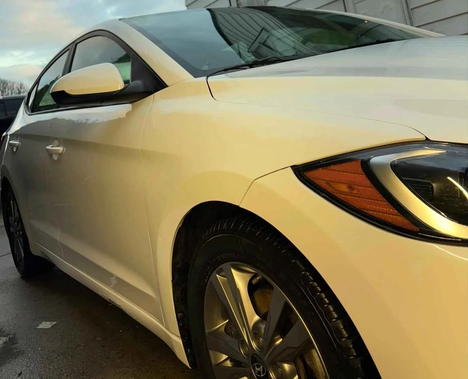 2018 Hyundai Elantra SEL Sedan 4D - photo 3