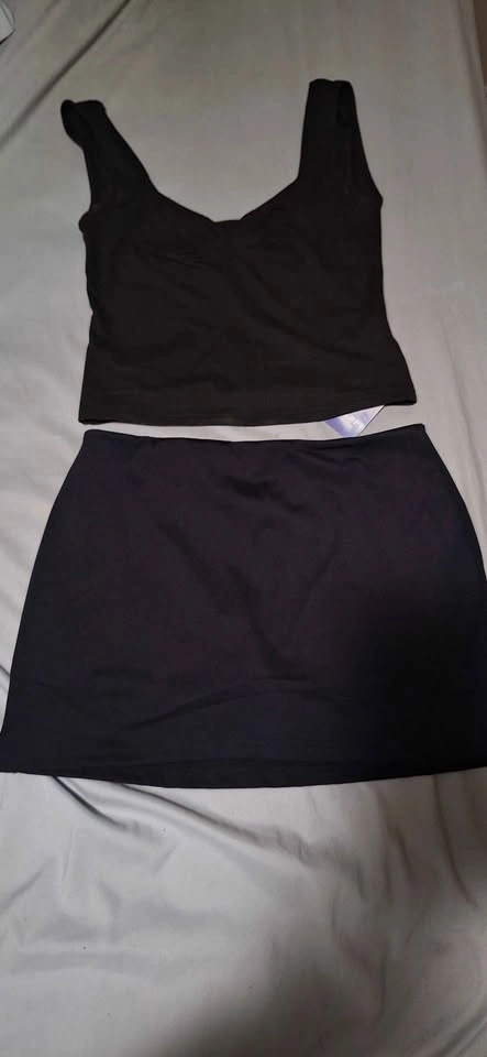 Black mini skirt - medium - photo 4