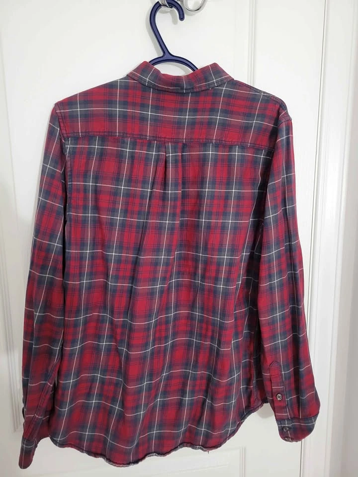 Mens casual long sleeve shirts! Sizes: M and S. - photo 3