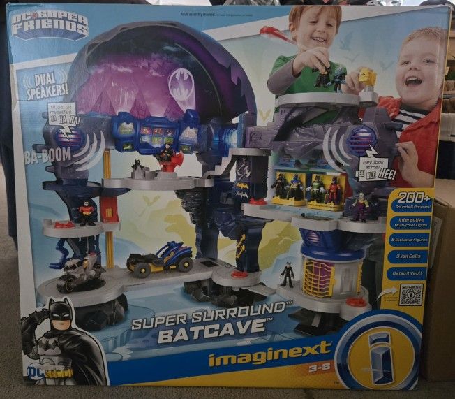 Imaginext DC Super Friends Batman Batcave Playset