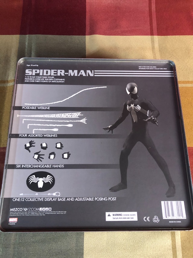Mezco Symbiote Spider-Man - photo 2
