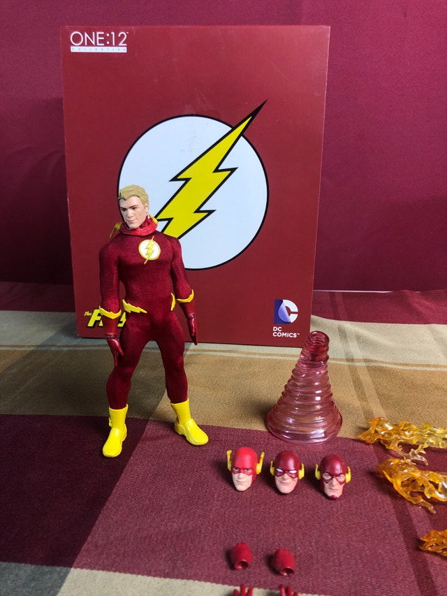 Mezco The Flash (with additional heads) - photo 4