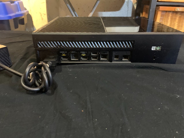 Microsoft Xbox One (500GB) - photo 2