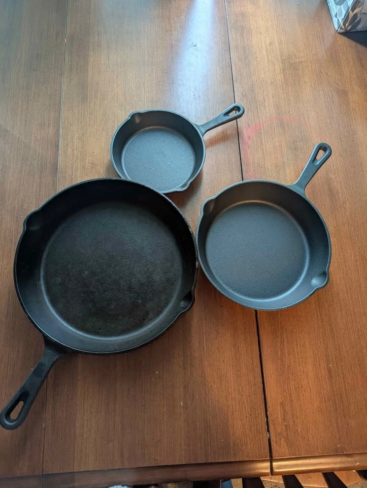 3 Piece Cast Iron Skillet Set - photo 2