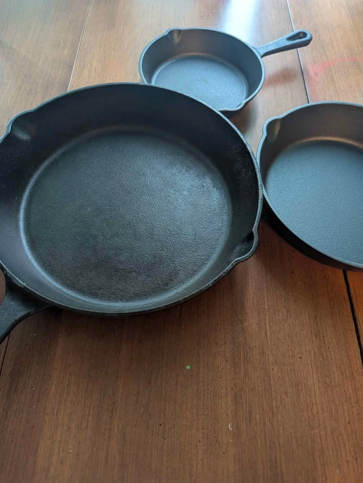3 Piece Cast Iron Skillet Set - photo 3