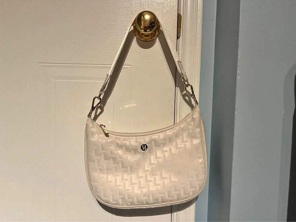 3L Lululemon Purse/Shoulderbag