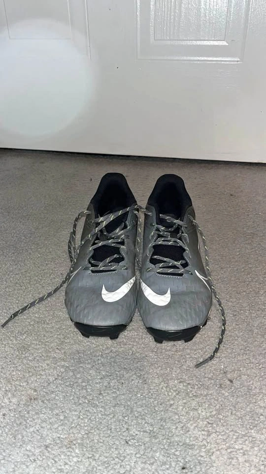 Women's Cleats Size 9