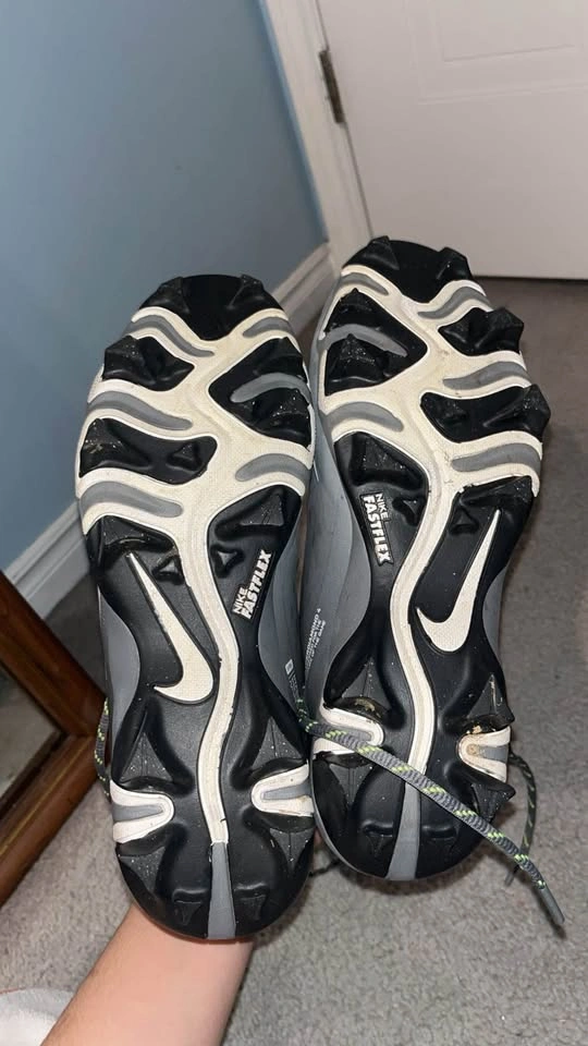 Women's Cleats Size 9 - photo 3