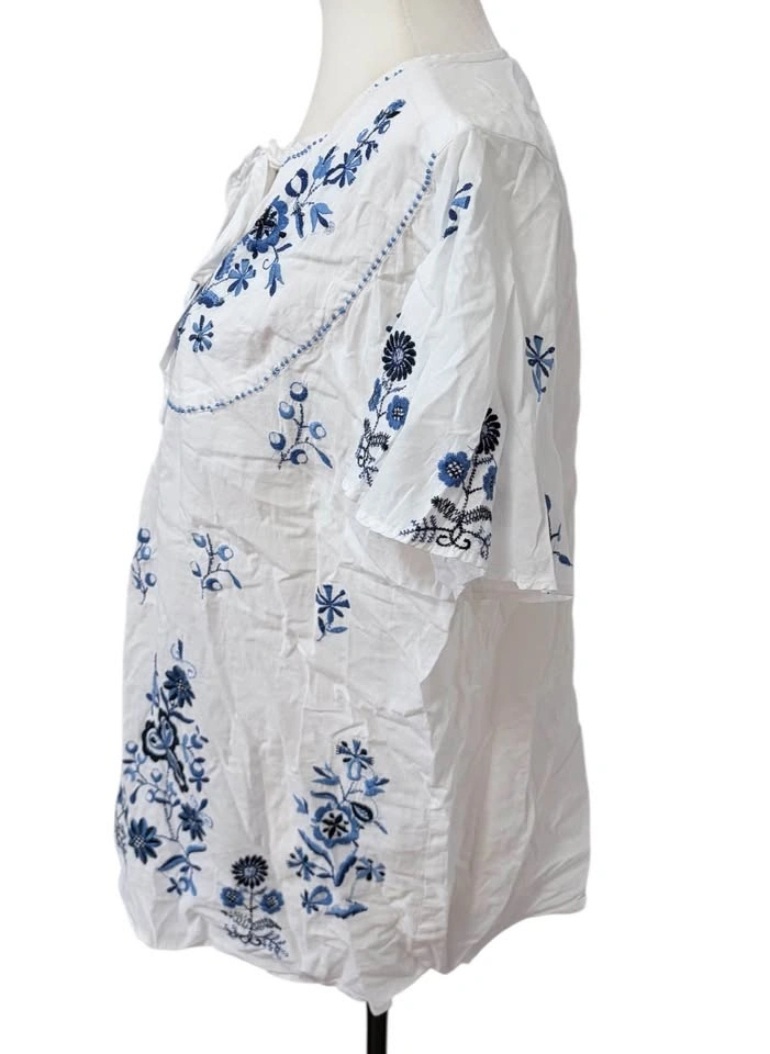 Bay Studio White Blue Floral Medium Embroidered Peasant Top - photo 4