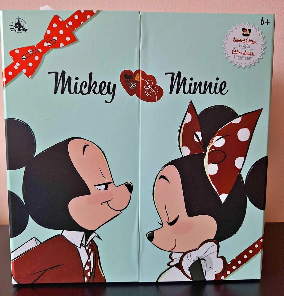 Disney Store Mickey & Minnie Sweethearts Doll Set