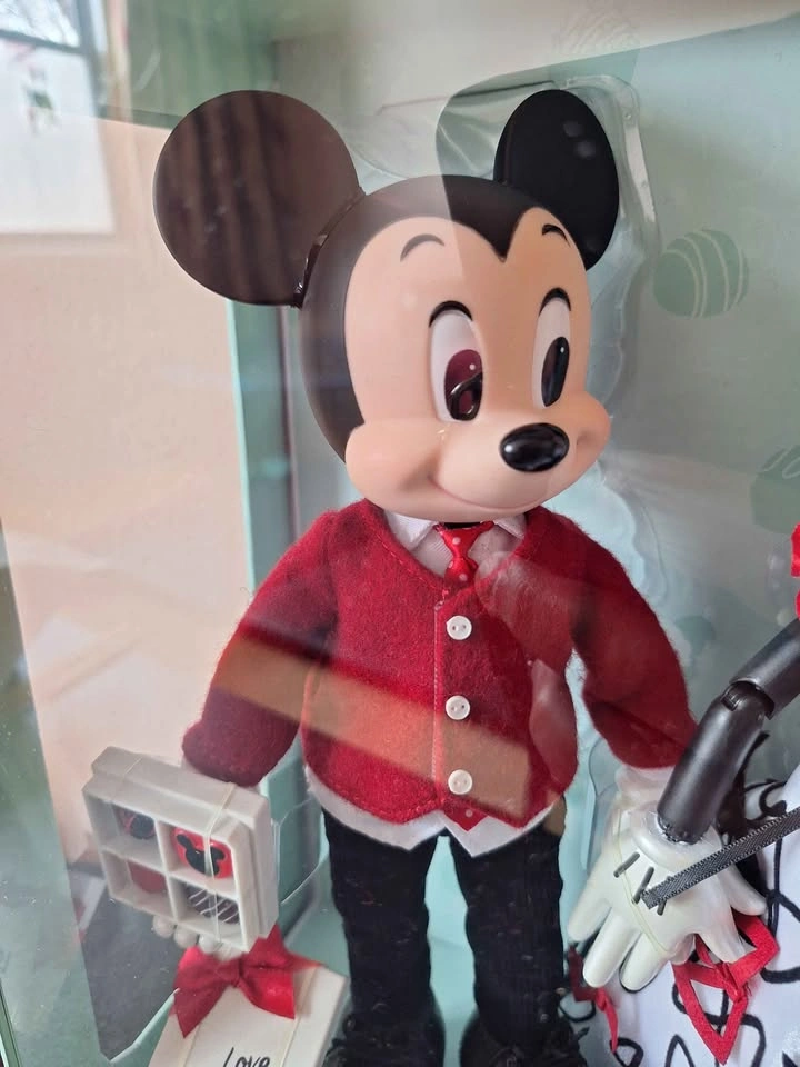 Disney Store Mickey & Minnie Sweethearts Doll Set - photo 5