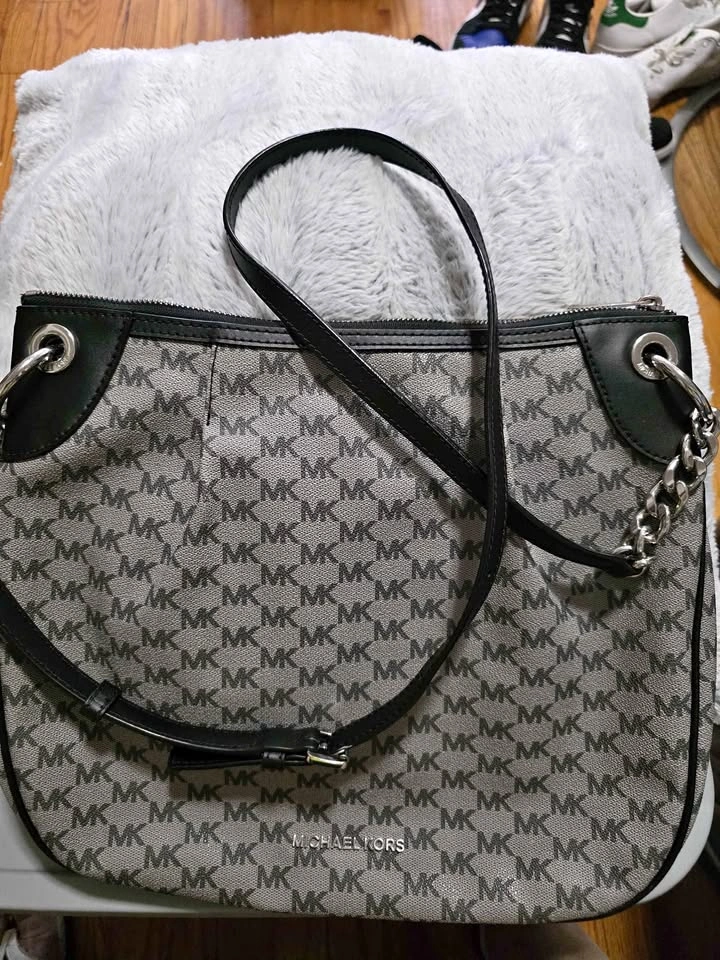 Original Michael Kors Bag - Excellent Condition (Gray/Black)