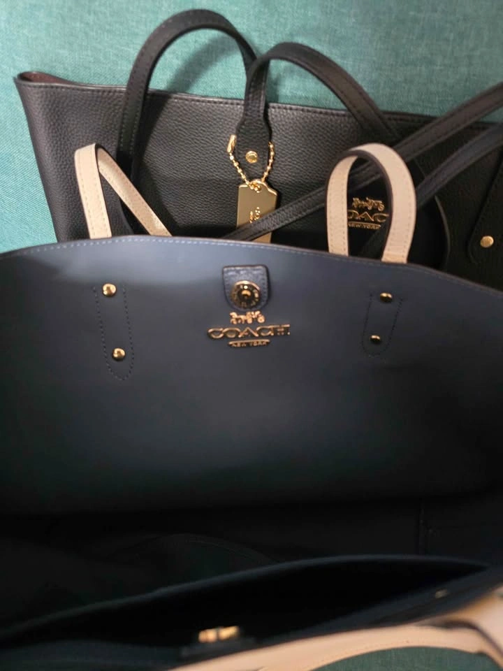 Set of 2 Coach City Totes (Black & Ivory) - photo 3