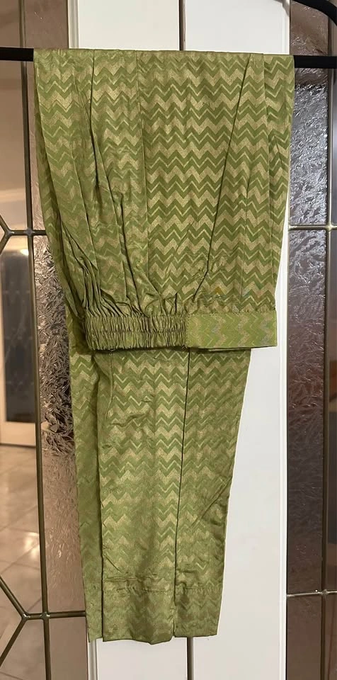 Two piece ladies suit (shirt & trouser), S/M - photo 2
