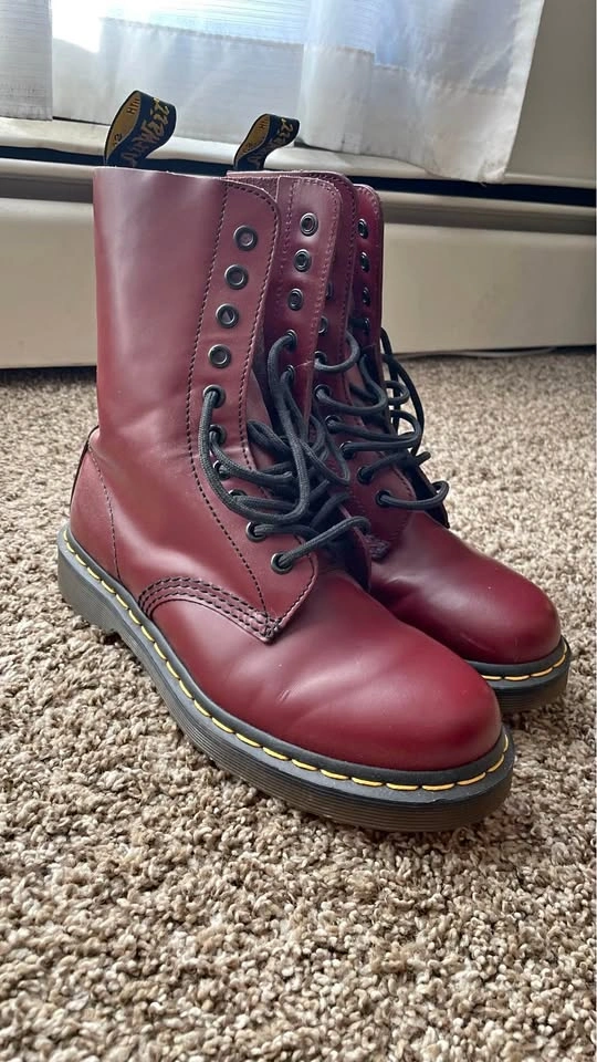 ❗️MOVING SALE❗️ Dr. Martens