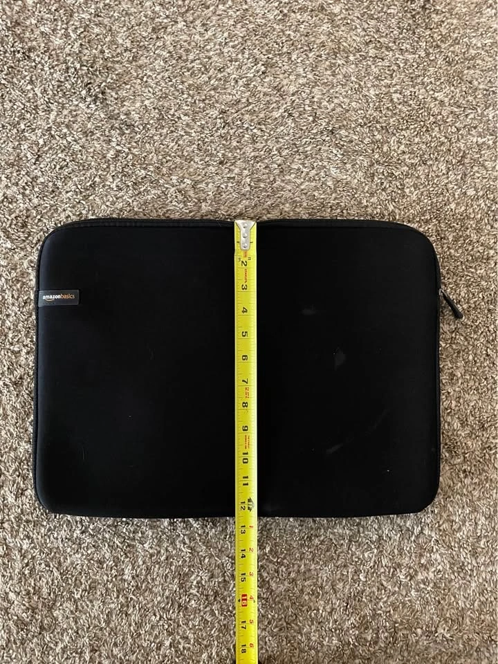 ❗️MOVING SALE❗️ Amazon Basics Laptop Sleeve - 17.3” - photo 2