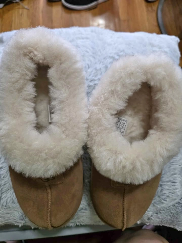 UGG Disquette Slipper - Chestnut - Like New! Size 9