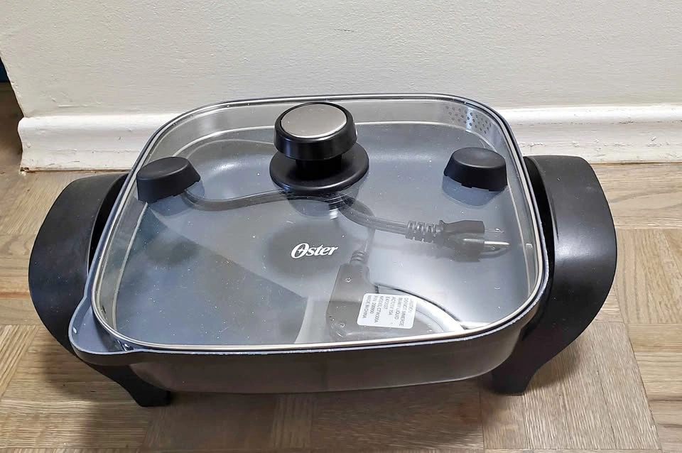 Oster 12-in L x 12-in Non-Stick Electric Skillet