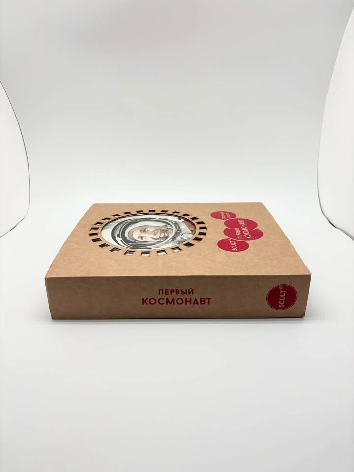 3D Cardboard Puzzle - Yuri Gagarin Cosmonaut - photo 3